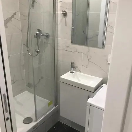 Apartment Studio Entierement Renove 3e Arr Paris